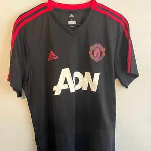 Manchester United jersey large